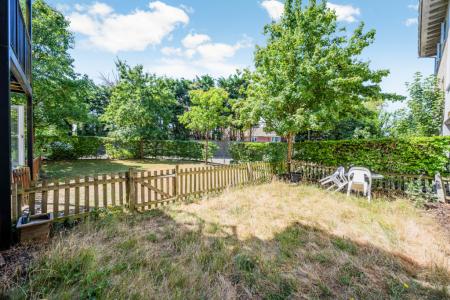 1 bedroom Ground floor flat for sale in Revere Way, Ewell, Epsom, KT19