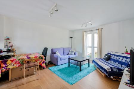 1 bedroom Ground floor flat for sale in Revere Way, Ewell, Epsom, KT19