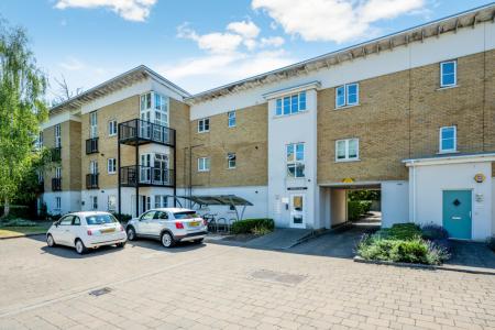 1 bedroom Ground floor flat for sale in Revere Way, Ewell, Epsom, KT19