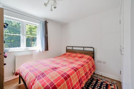 1 bedroom Ground floor flat for sale in Revere Way, Ewell, Epsom, KT19