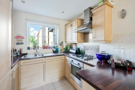 1 bedroom Ground floor flat for sale in Revere Way, Ewell, Epsom, KT19