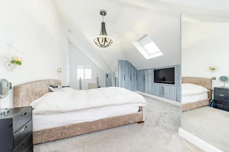 4 bedroom Semi-detached house for sale in Riverview Road, Ewell, Epsom, KT19