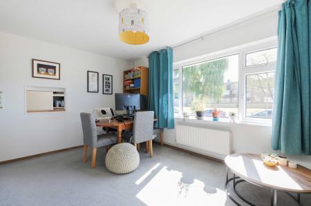 1 bedroom Flat for sale in Scotts Farm Road, West Ewell, Epsom, KT19