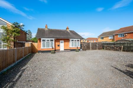 3 bedroom Detached bungalow for sale in Ruxley Close, West Ewell, Epsom, KT19