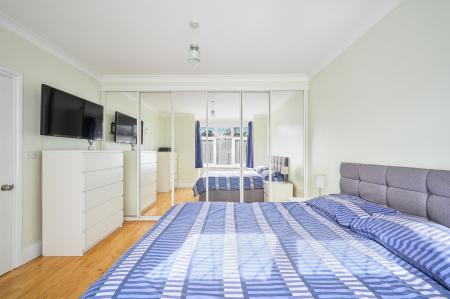 3 bedroom Detached bungalow for sale in Ruxley Close, West Ewell, Epsom, KT19