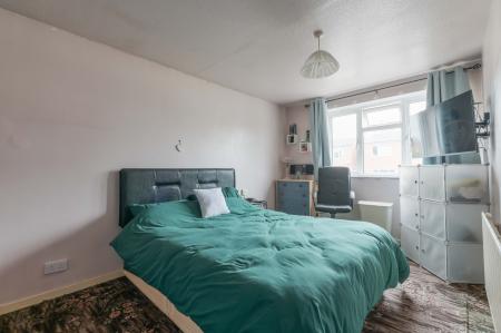 3 bedroom Terraced House for sale in Cumberland Close, Epsom, KT19