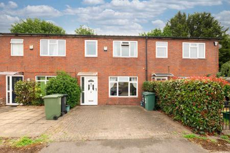 3 bedroom Terraced House for sale in Cumberland Close, Epsom, KT19