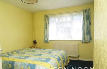 1 bedroom House share to let in Carnforth Close, Epsom, KT19