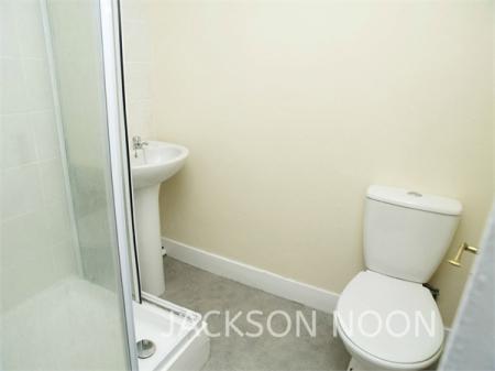 1 bedroom Studio flat to let in Pound Lane, Epsom, KT19