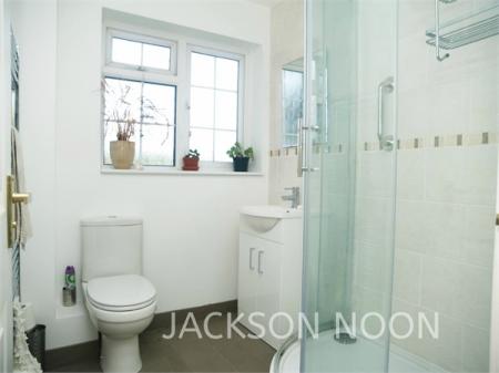 2 bedroom Flat to let in Chessington Road, Ewell, Epsom, KT17