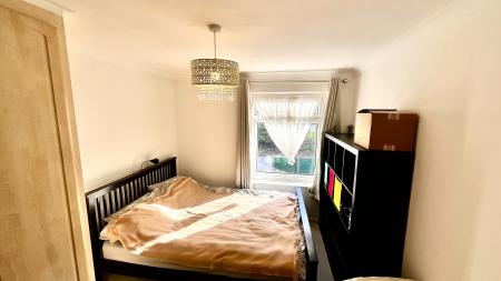 1 bedroom Flat to let in Grove Road, Sutton, SM1
