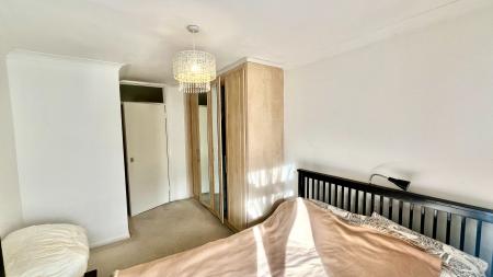 1 bedroom Flat to let in Grove Road, Sutton, SM1