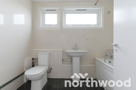 3 bedroom Flat for sale in Wandle Court, West Ewell, Epsom, KT19