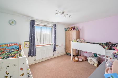 2 bedroom Flat for sale in Pelman Way, Epsom, KT19