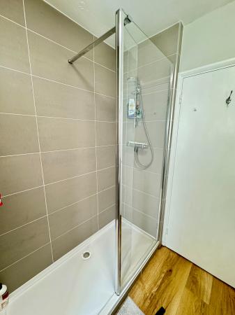 2 bedroom Bungalow to let in West Street, Epsom, KT18