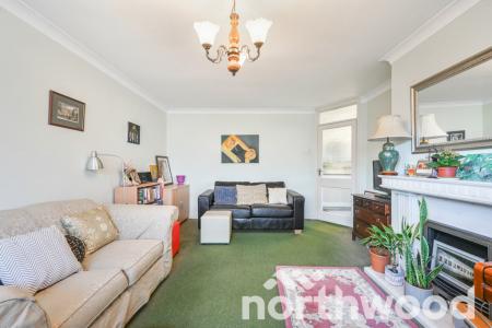 2 bedroom Maisonette for sale in Larkspur Way, Ewell, Epsom, KT19