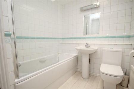 2 bedroom Cottage to let in High Street, Ewell, Epsom, KT17