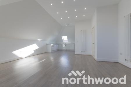 2 bedroom Flat for sale in Ruxley Lane, West Ewell, Epsom, KT19