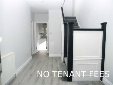 3 bedroom Detached house to let in Cuddington Avenue, Worcester Park, London, KT4