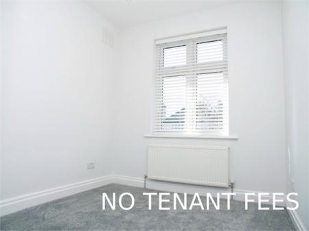 3 bedroom Detached house to let in Cuddington Avenue, Worcester Park, London, KT4