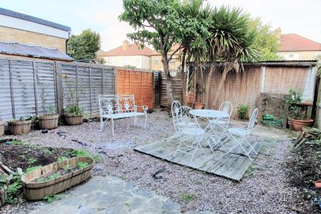 1 bedroom Maisonette to let in Norman Road, Sutton, SM1