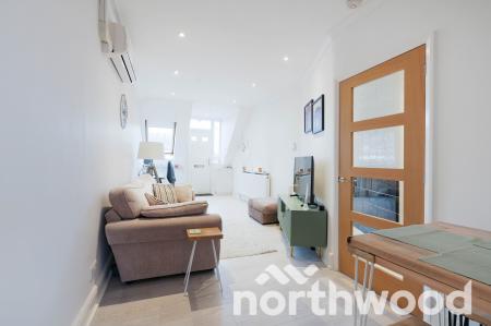 1 bedroom Flat for sale in Chessington Road, West Ewell, Epsom, KT19