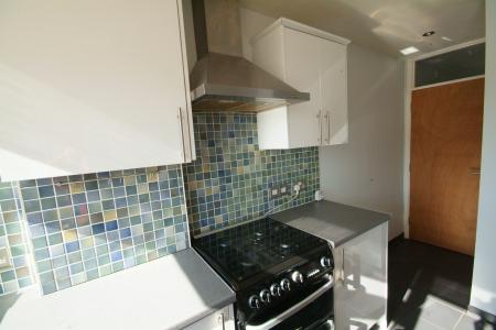 3 bedroom Flat to let in Keeling House, Teddington, London, TW11