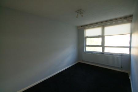 3 bedroom Flat to let in Sutherland Grove, Teddington, London, TW11