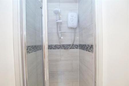 4 bedroom Terraced House to let in Kingston Road, New Malden, KT3