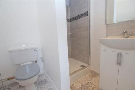 4 bedroom Terraced House to let in Kingston Road, New Malden, KT3