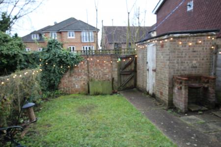 4 bedroom Semi-detached house to let in Smith Street, Surbiton, London, KT5