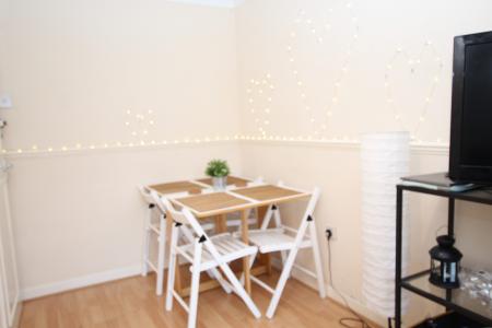 4 bedroom Semi-detached house to let in Smith Street, Surbiton, London, KT5