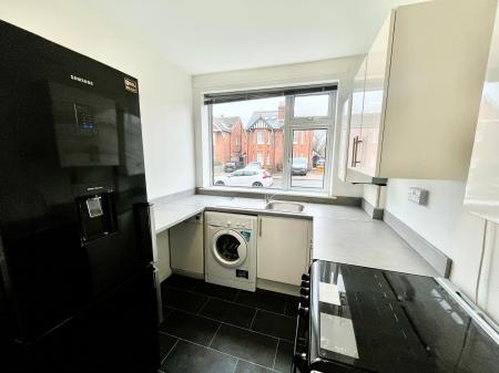 1 bedroom Flat to let in 29 Temple Road, Epsom, KT19