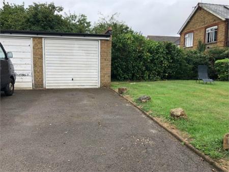 1 bedroom Flat to let in 29 Temple Road, Epsom, KT19