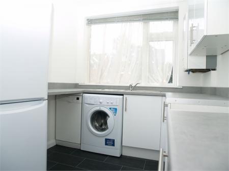 1 bedroom Flat to let in 29 Temple Road, Epsom, KT19