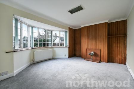 3 bedroom Detached house for sale in Chesterfield Road, Ewell, Epsom, KT19