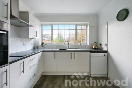 3 bedroom Detached house for sale in Chesterfield Road, Ewell, Epsom, KT19