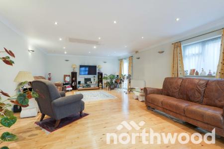 5 bedroom Semi-detached house for sale in Crosslands Road, West Ewell, Epsom, KT19