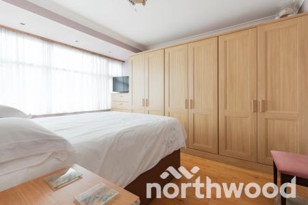 5 bedroom Semi-detached house for sale in Crosslands Road, West Ewell, Epsom, KT19