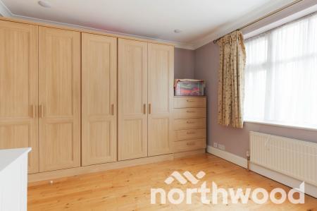 5 bedroom Semi-detached house for sale in Crosslands Road, West Ewell, Epsom, KT19