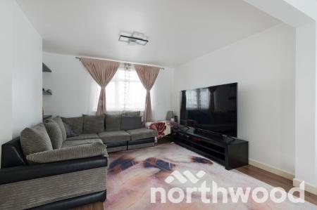 3 bedroom Terraced House for sale in Gainsborough Road, Epsom, KT19