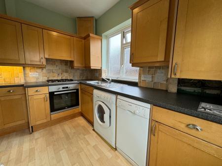 2 bedroom Maisonette to let in Grove Avenue, Sutton, SM1