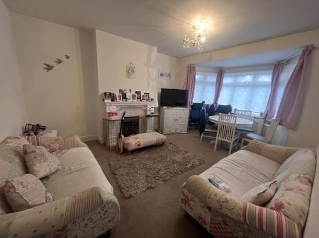 2 bedroom Maisonette to let in Grove Avenue, Sutton, SM1