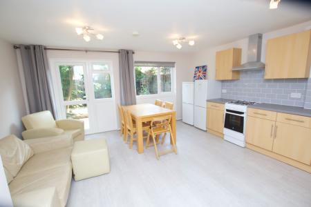 4 bedroom End of terrace house to let in Willingham Way, Kingston upon Thames, KT1