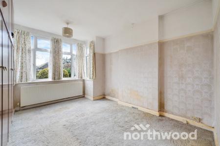 3 bedroom Detached bungalow for sale in Salisbury Road, Worcester Park, London, KT4