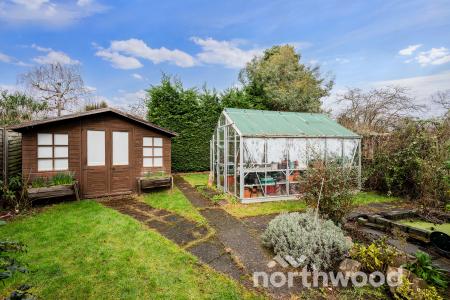 3 bedroom Detached bungalow for sale in Salisbury Road, Worcester Park, London, KT4