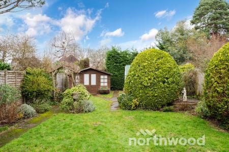 3 bedroom Detached bungalow for sale in Salisbury Road, Worcester Park, London, KT4