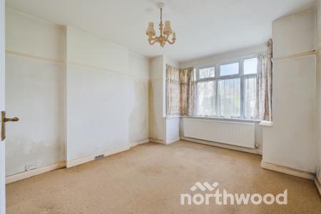 3 bedroom Detached bungalow for sale in Salisbury Road, Worcester Park, London, KT4