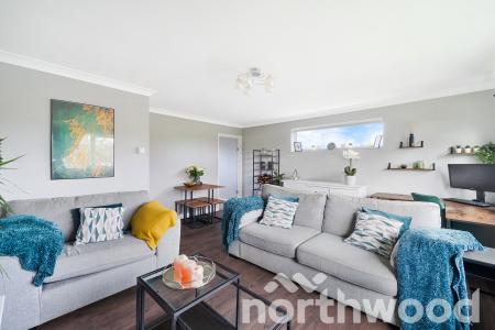 2 bedroom Flat for sale in Gadesden Road, West Ewell, Epsom, KT19