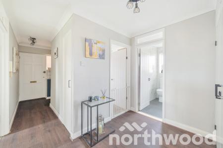2 bedroom Flat for sale in Gadesden Road, West Ewell, Epsom, KT19